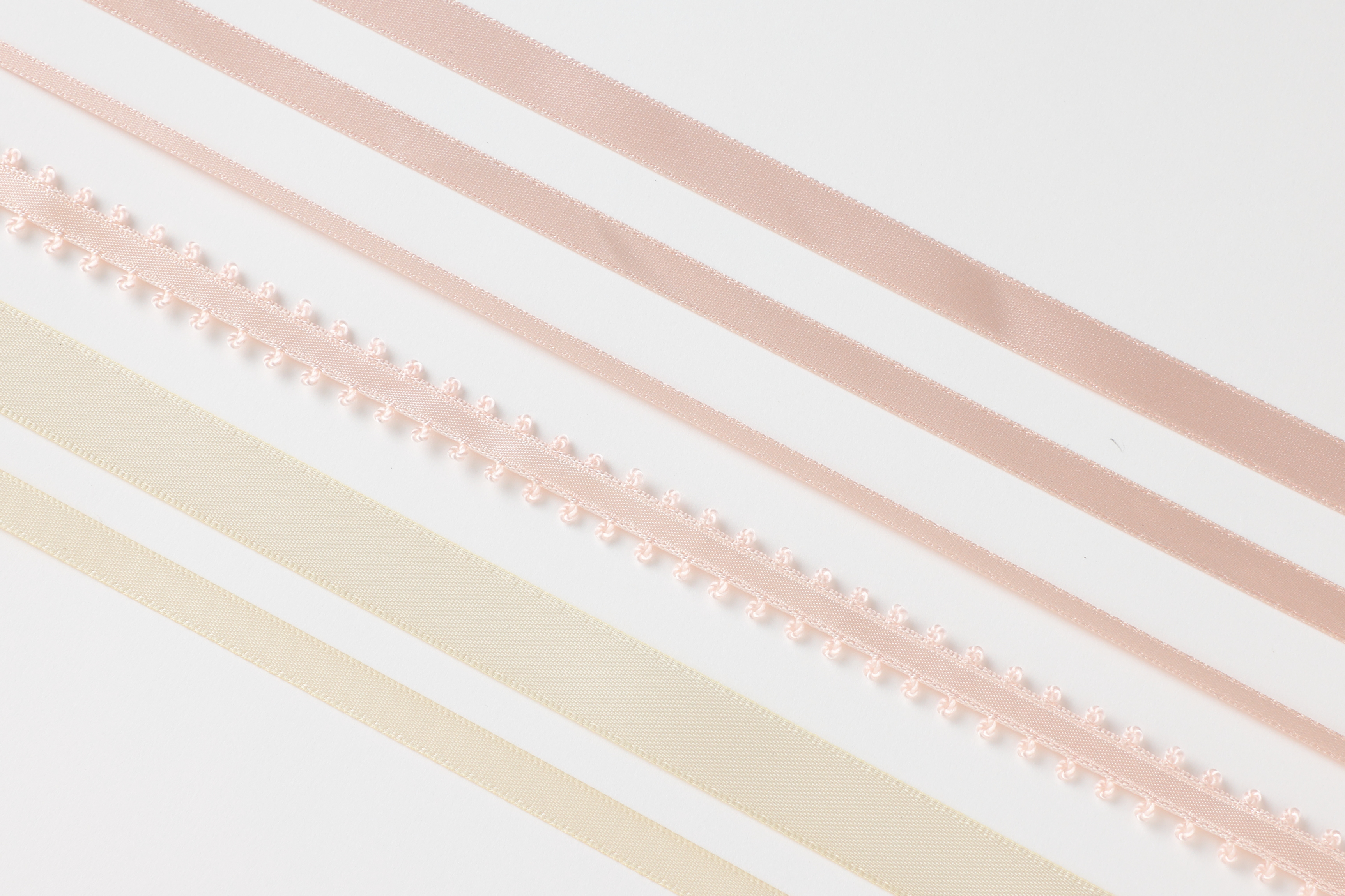 ピンク、クリーム色リボン ６種類 各１本